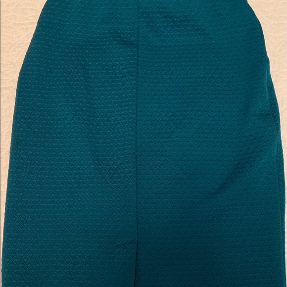 Ricki’s Pencil Skirt - Picture 2 of 2